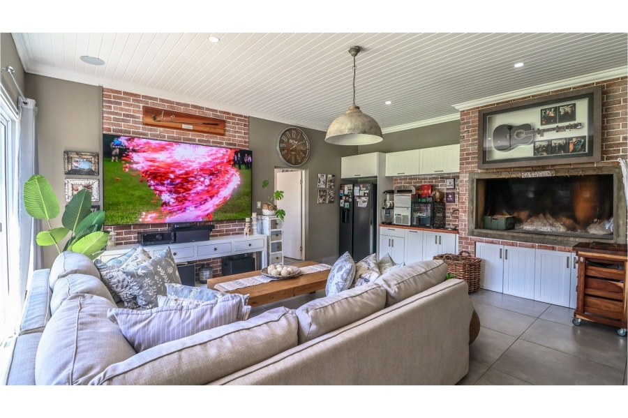 5 Bedroom Property for Sale in Num Num Cape Estate Western Cape
